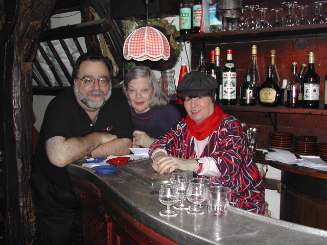 l'Ecurie with the owner at the bar